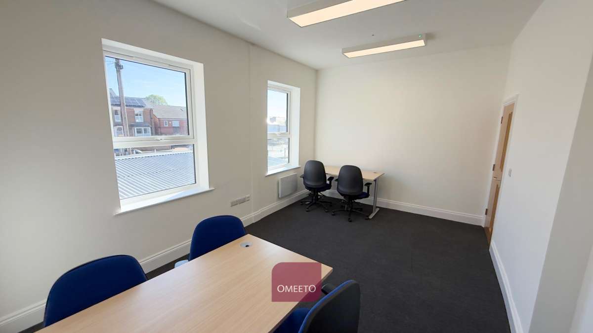 Office in Beeston - photo 4
