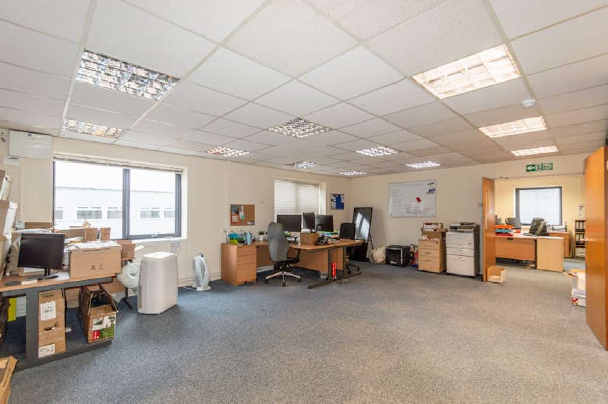 Office in Wimborne - photo 3