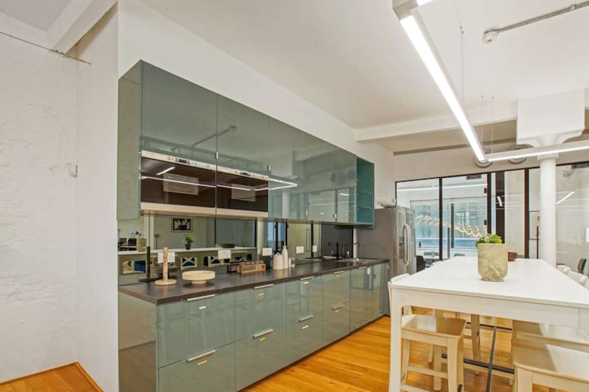 Office in London - photo 4