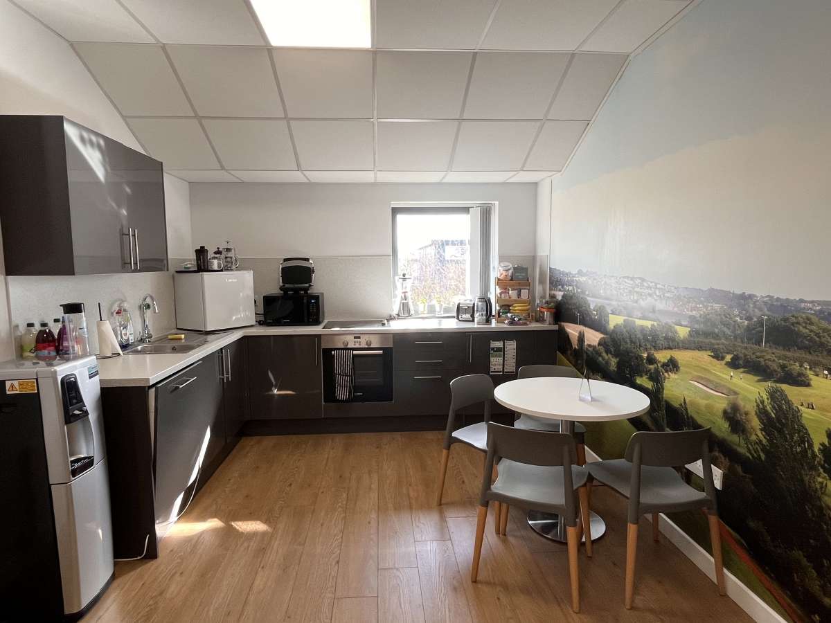 Office in Marsh Barton Trading Estate - photo 4