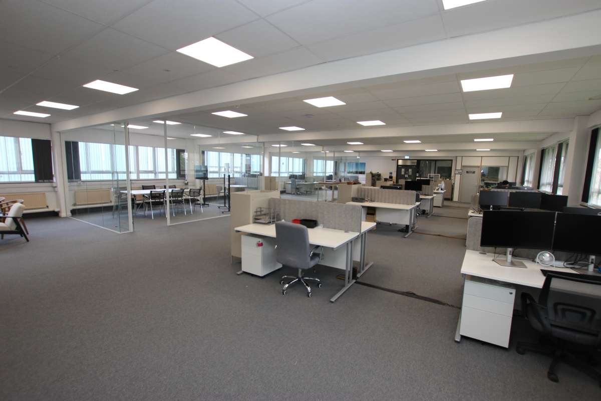 Office in Lincoln - photo 3