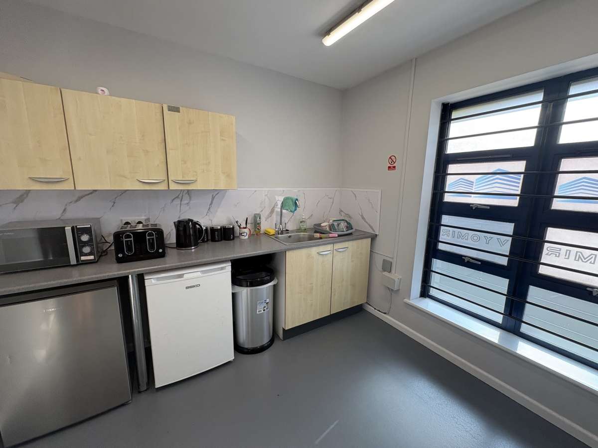 Office in Fareham - photo 2