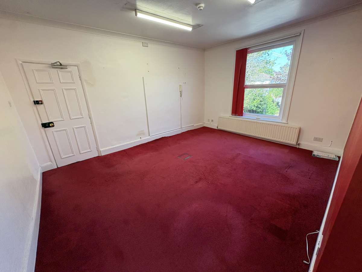 Office in Southampton - photo 2