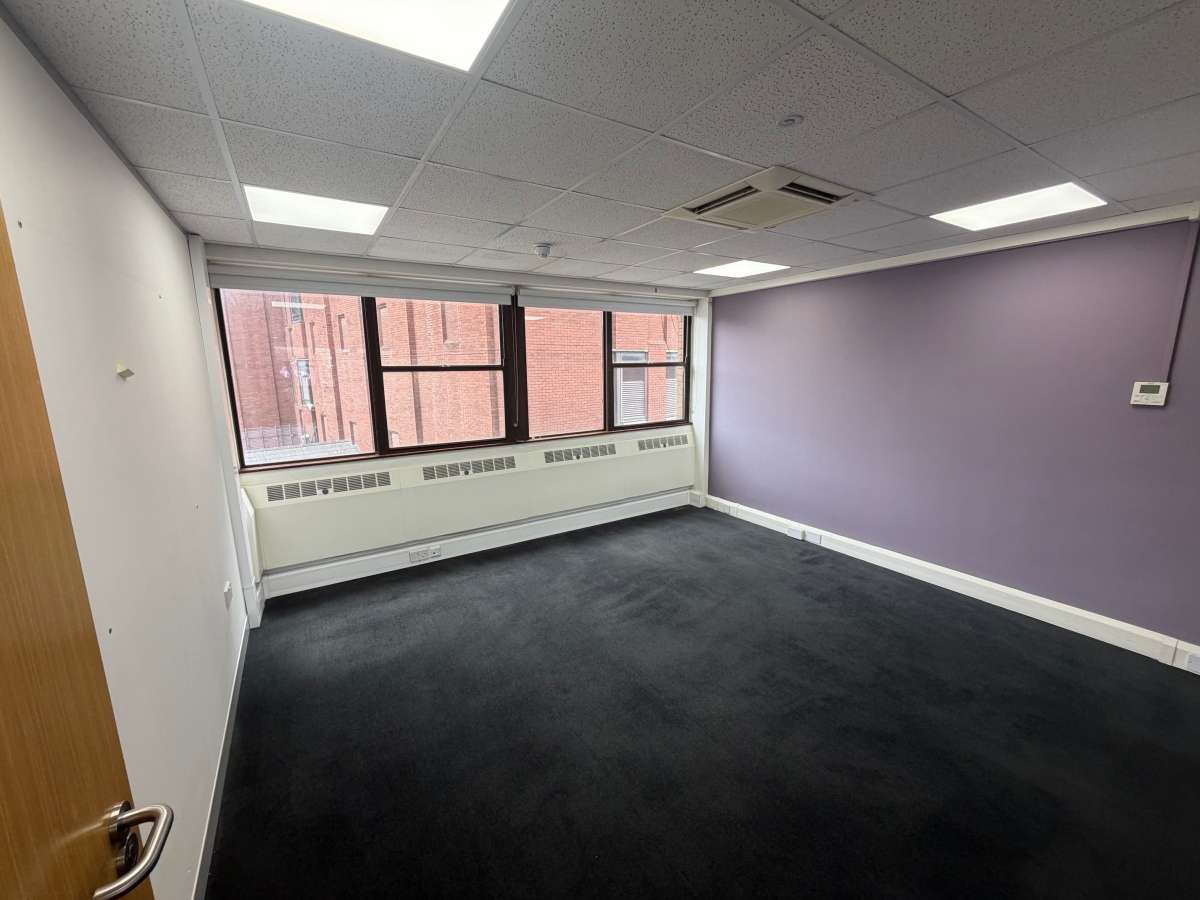 Office in Derby - photo 4