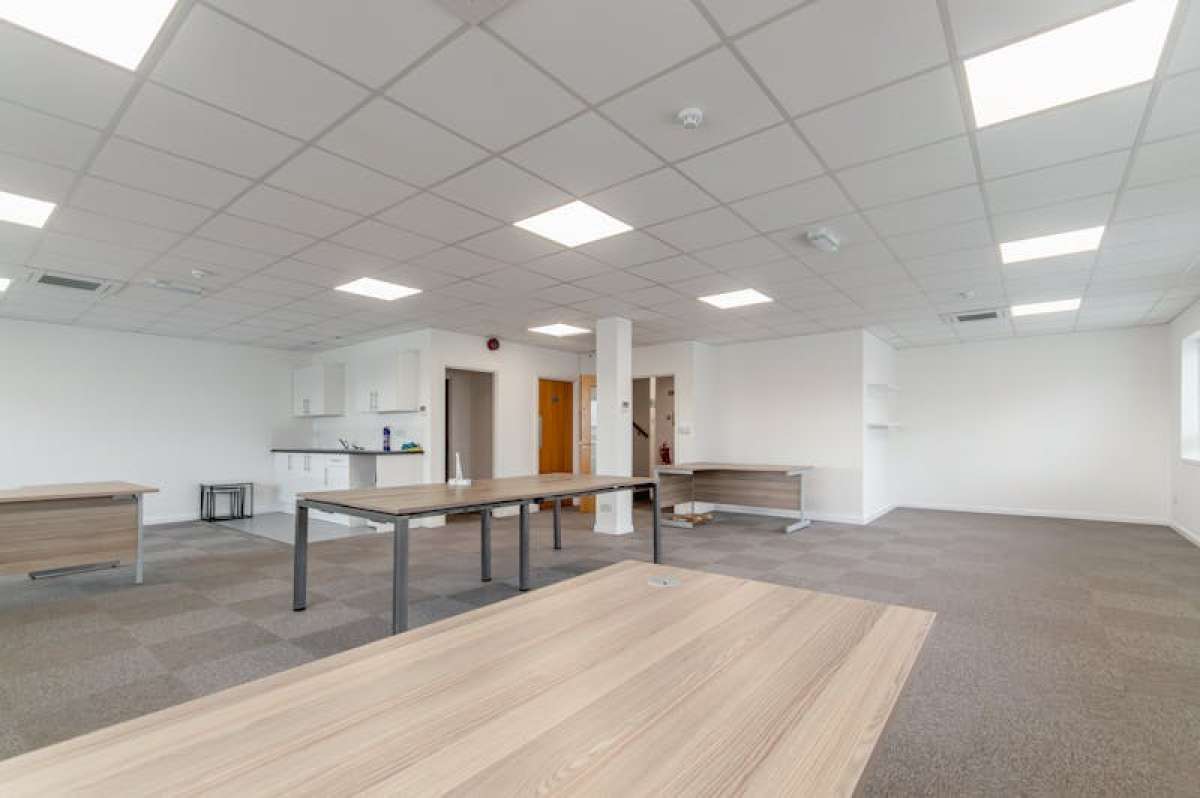 Office in Wimborne - photo 3