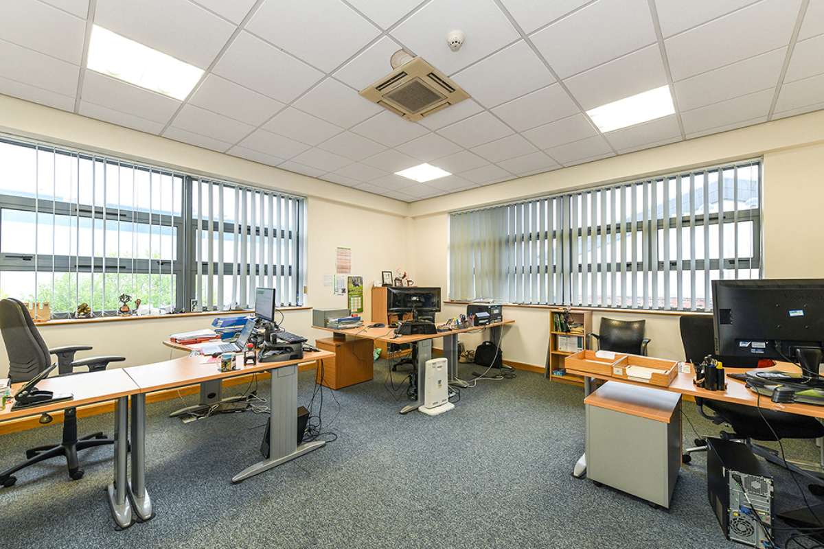 Office in Sherwood Park - photo 4