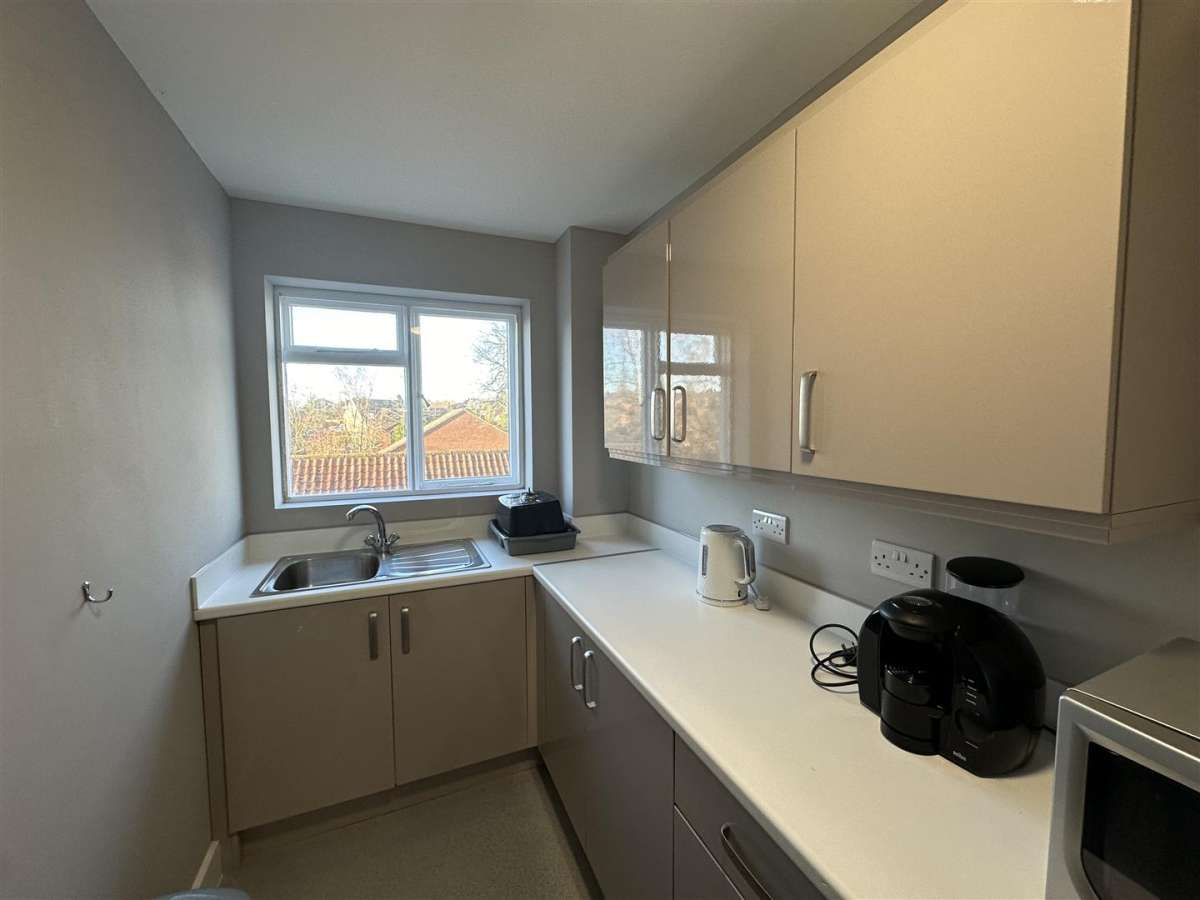 Office in Shepshed - photo 4
