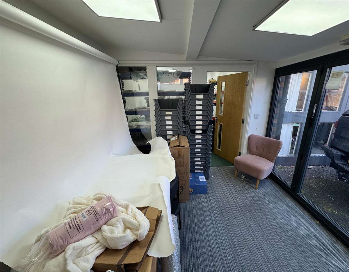 Office in Retford - photo 3
