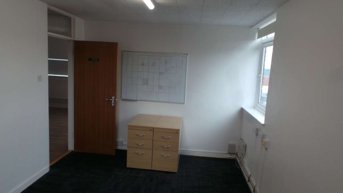 Office in Ashford - photo 4