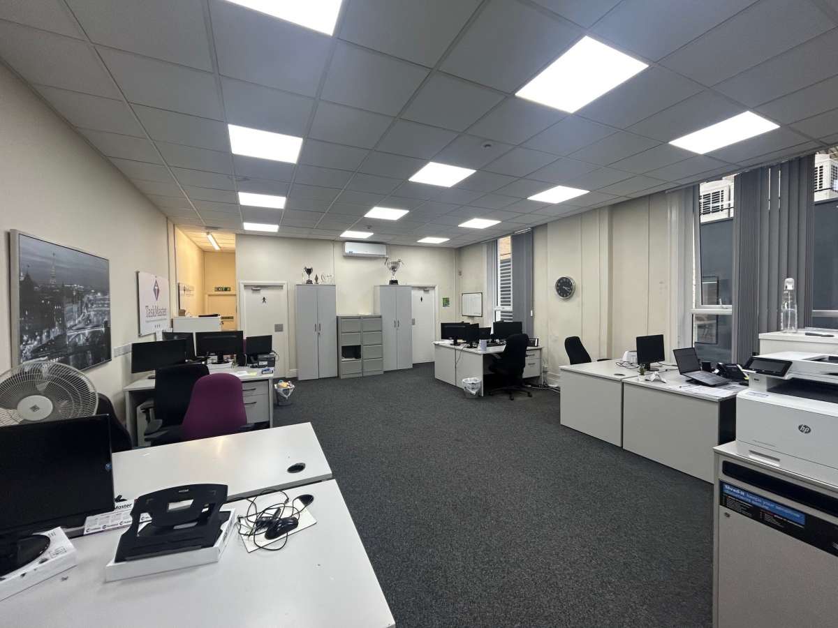 Office in Leeds - photo 2