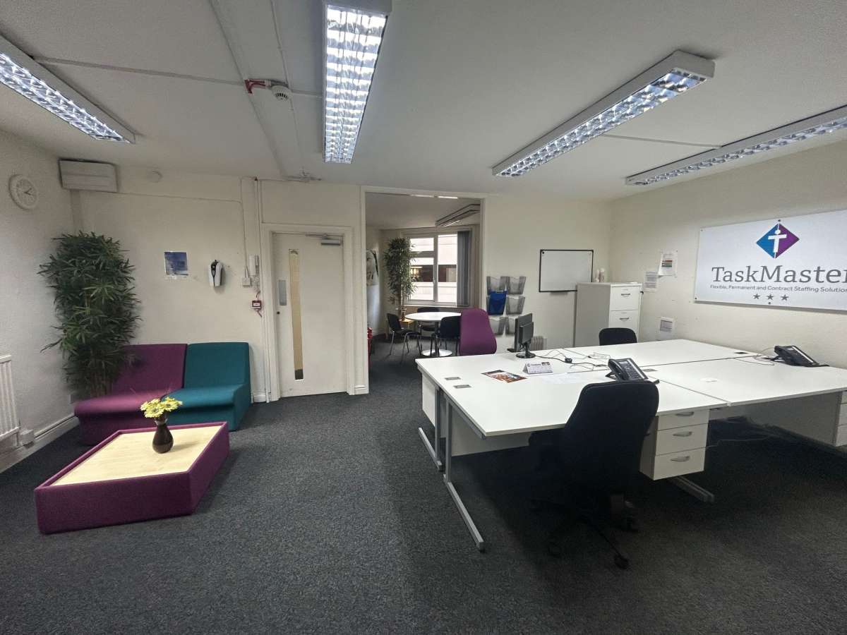 Office in Leeds - photo 4