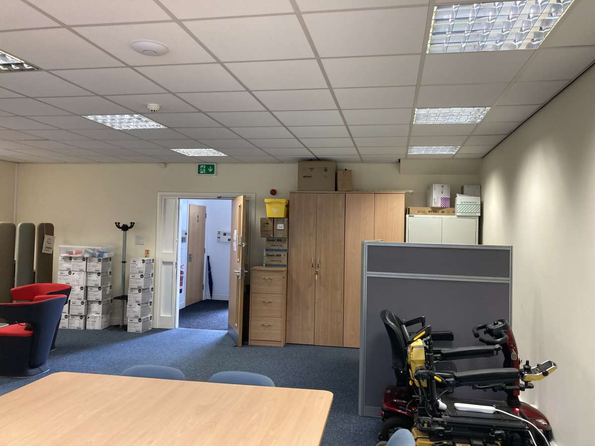 Office in Barlborough - photo 3