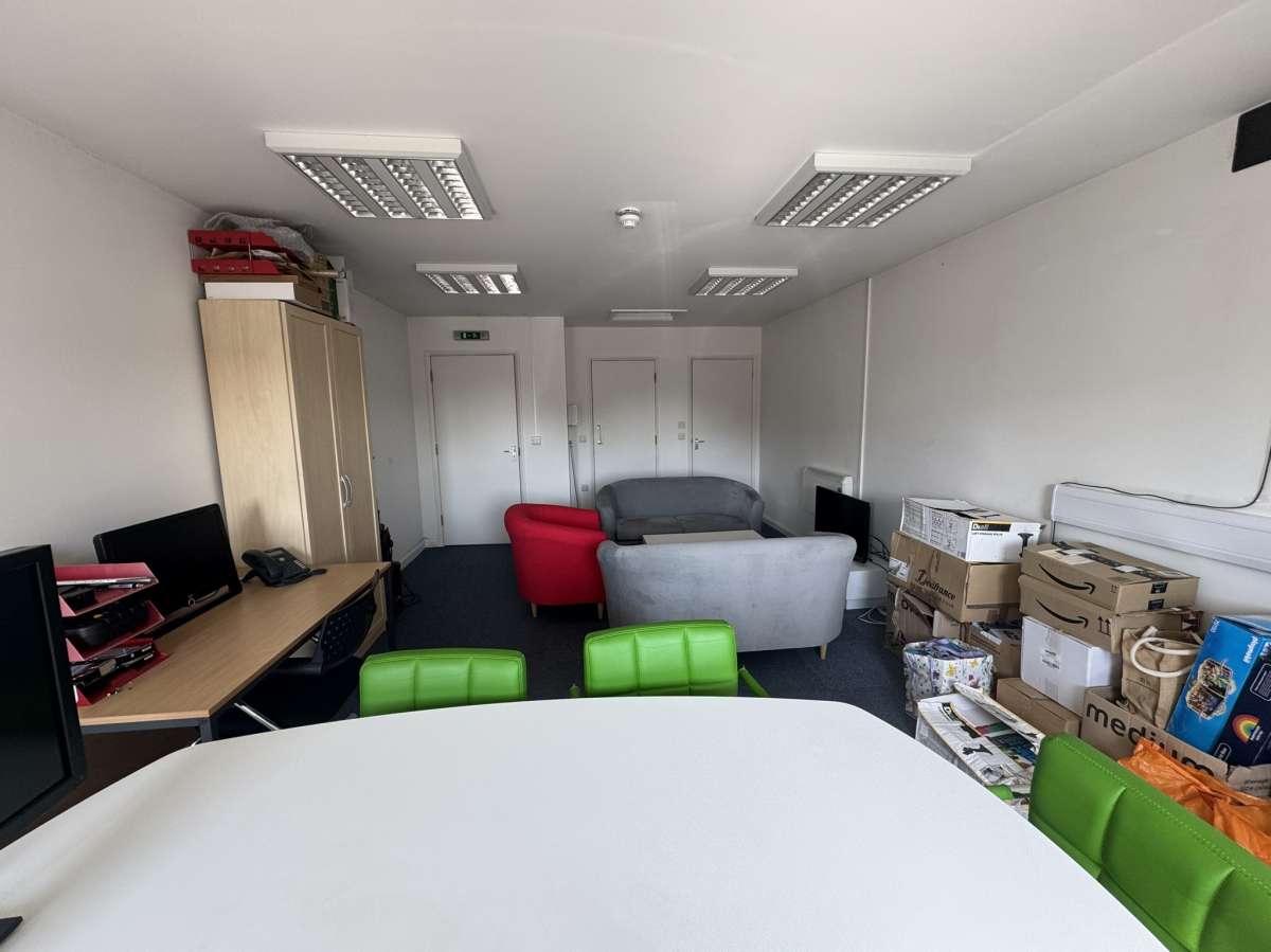 Office in Bourne - photo 3
