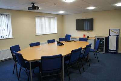 Office in Macclesfield - photo 3