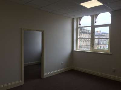 Office in Huddersfield - photo 4