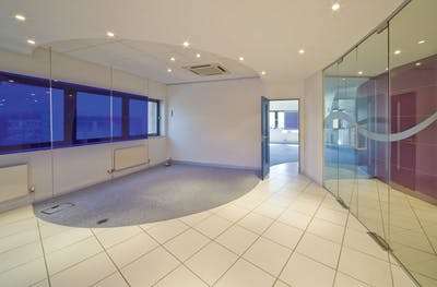 Office in Basingstoke - photo 3