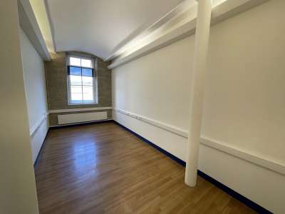 Office in Halifax - photo 4