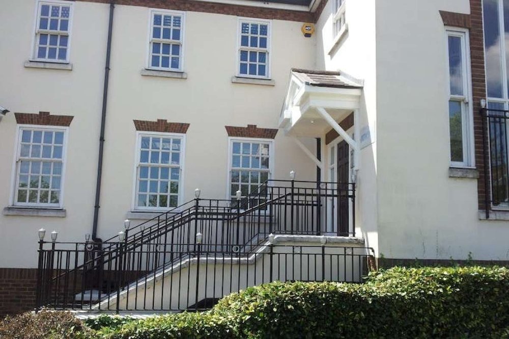 Office in Farnham - photo 2