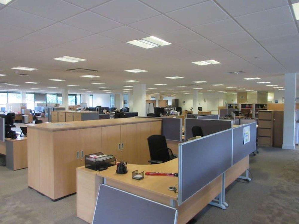 Office in Woking - photo 3