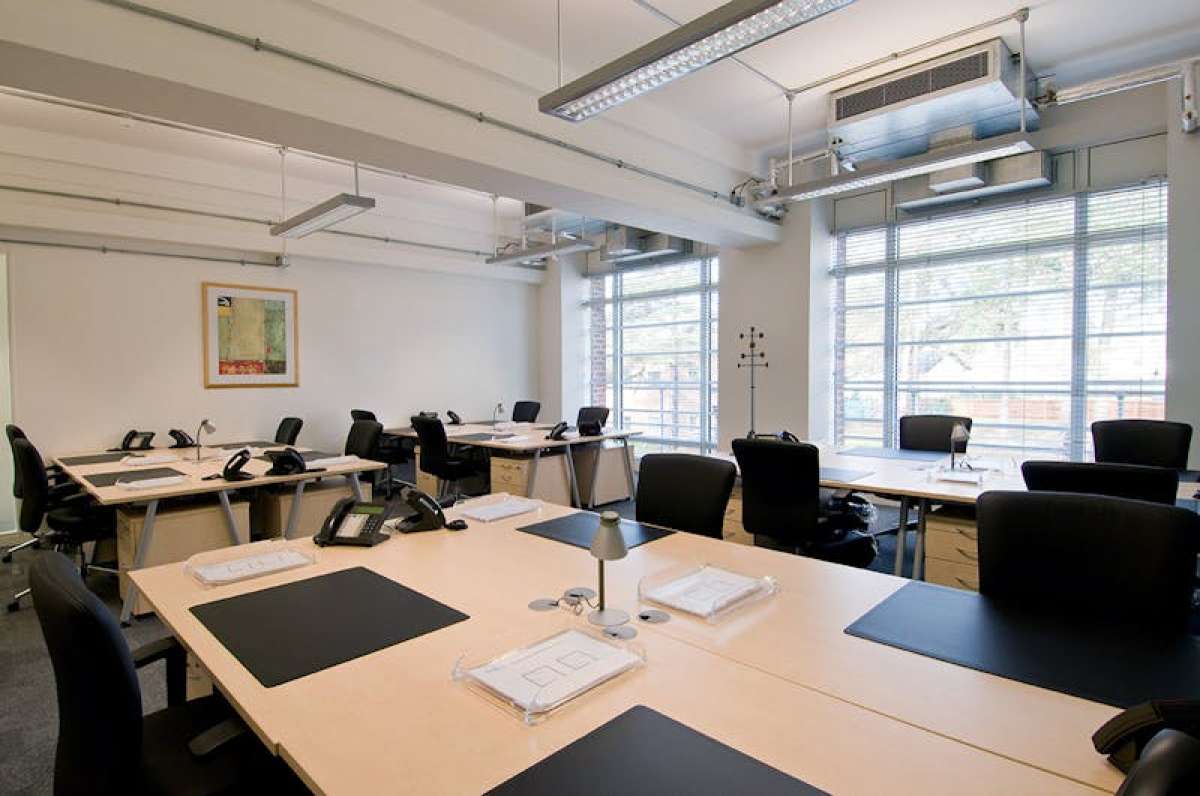 Office in Farnborough - photo 2