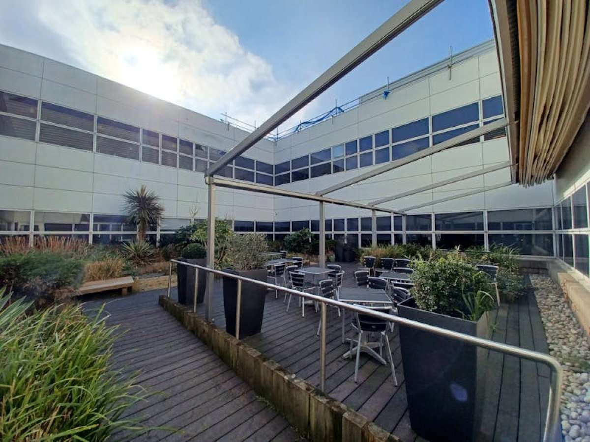 Office in Bracknell - photo 3