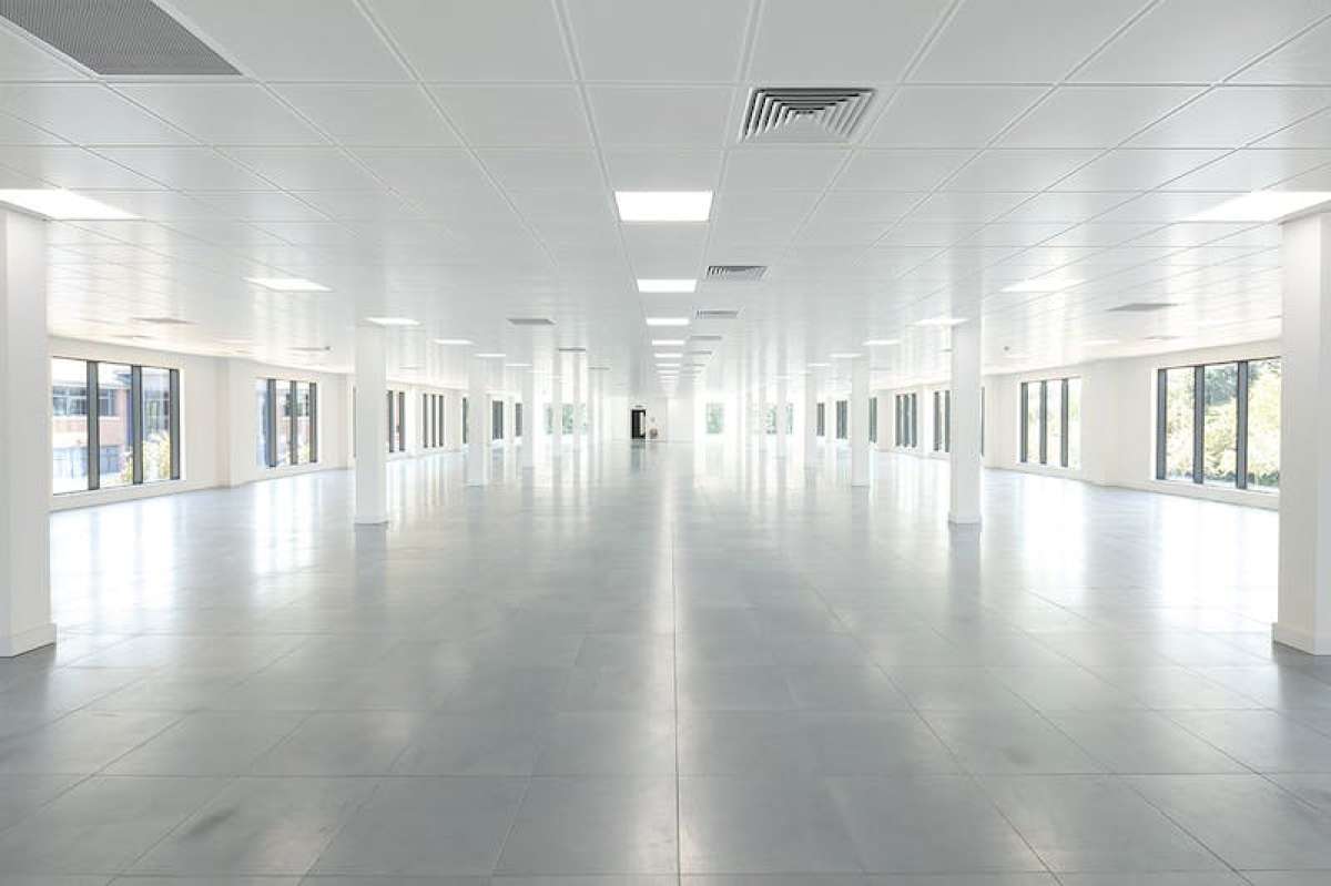 Office in Egham - photo 3