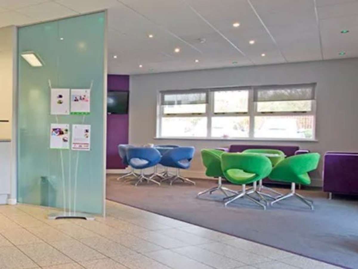 Office in Basingstoke - photo 2
