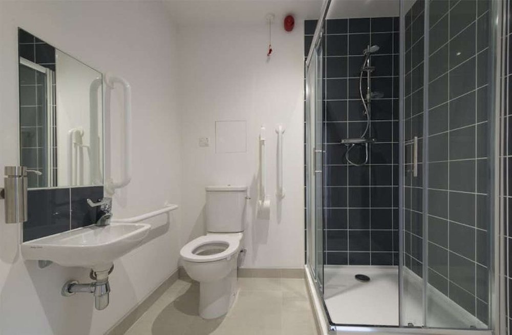 Office in Slough - photo 4