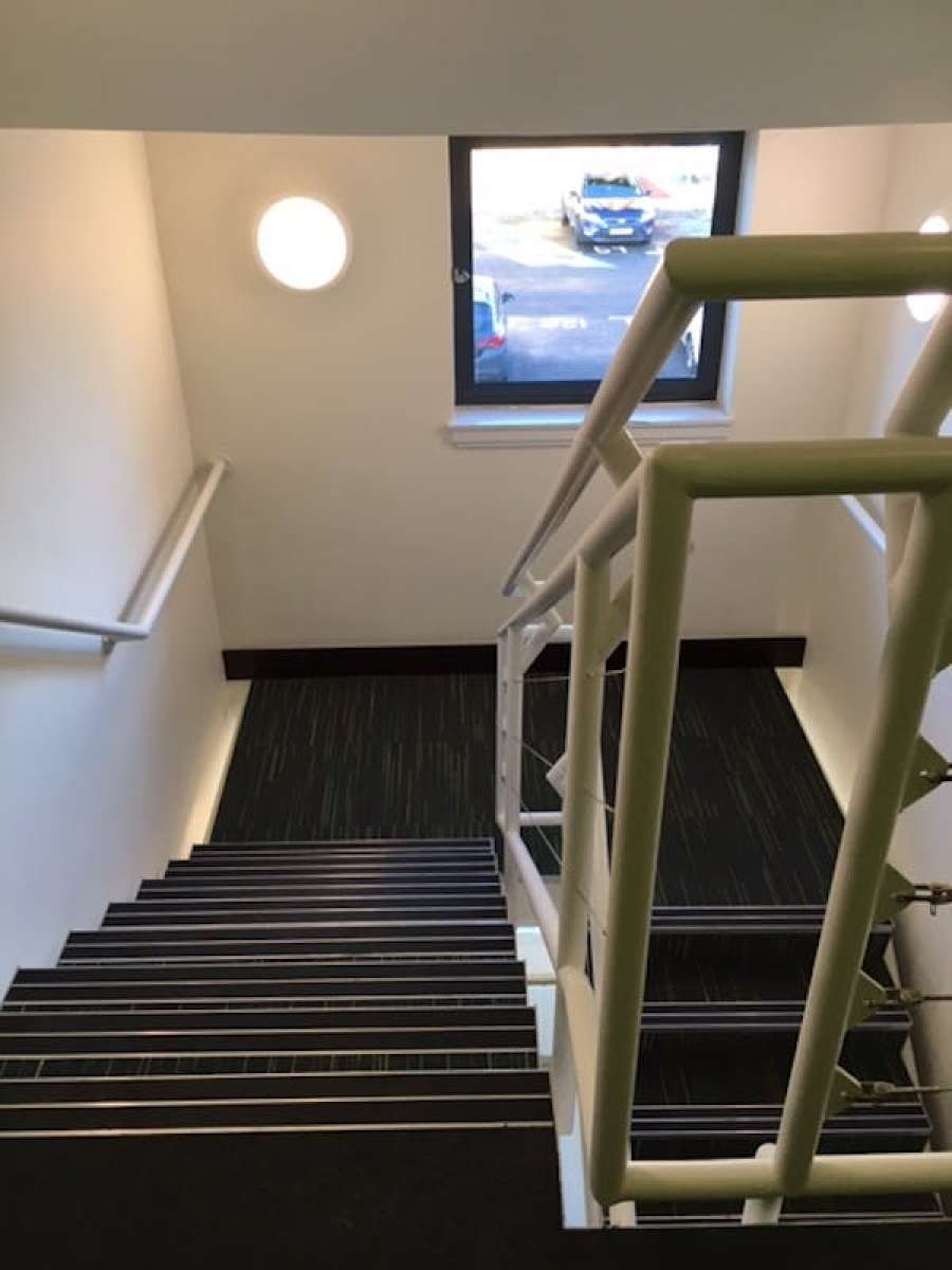 Office in Woking - photo 3