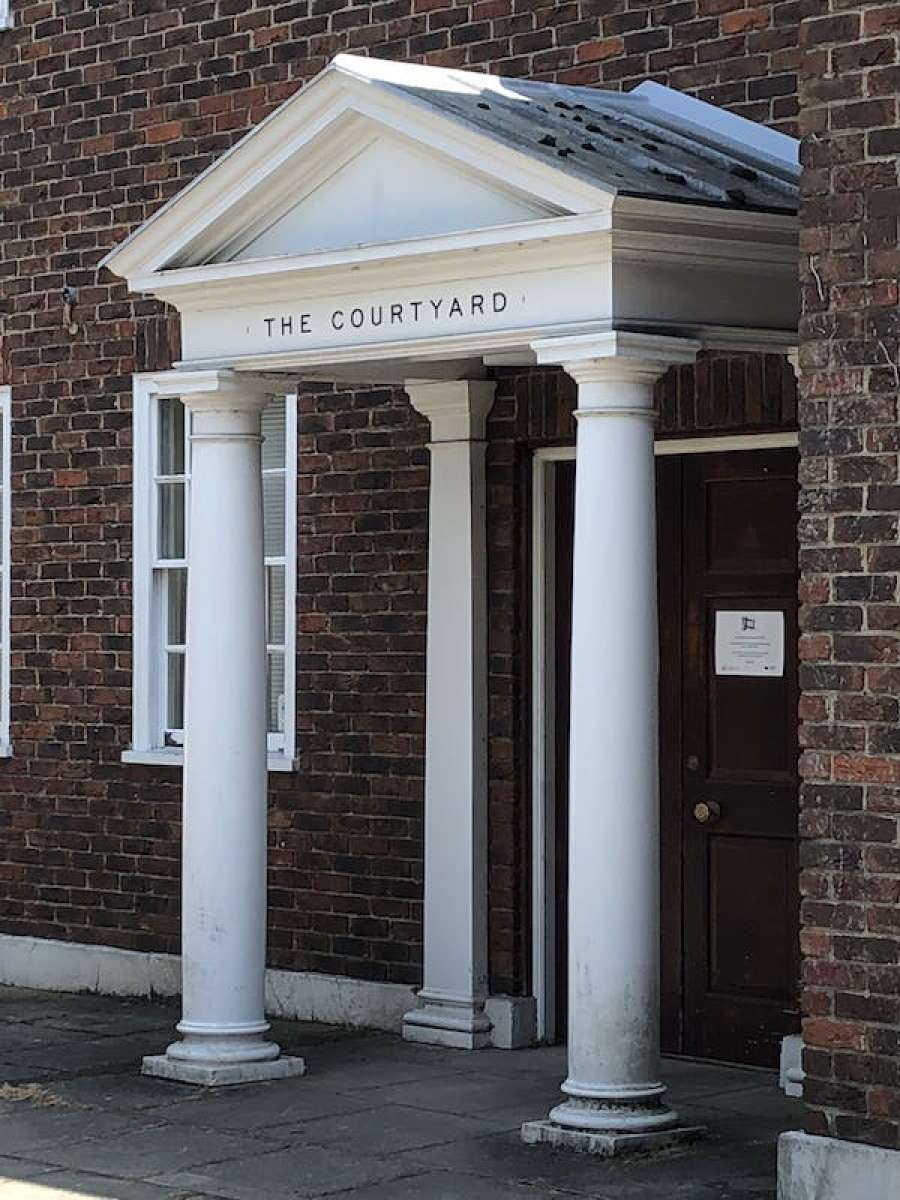 Office in Chertsey - photo 2