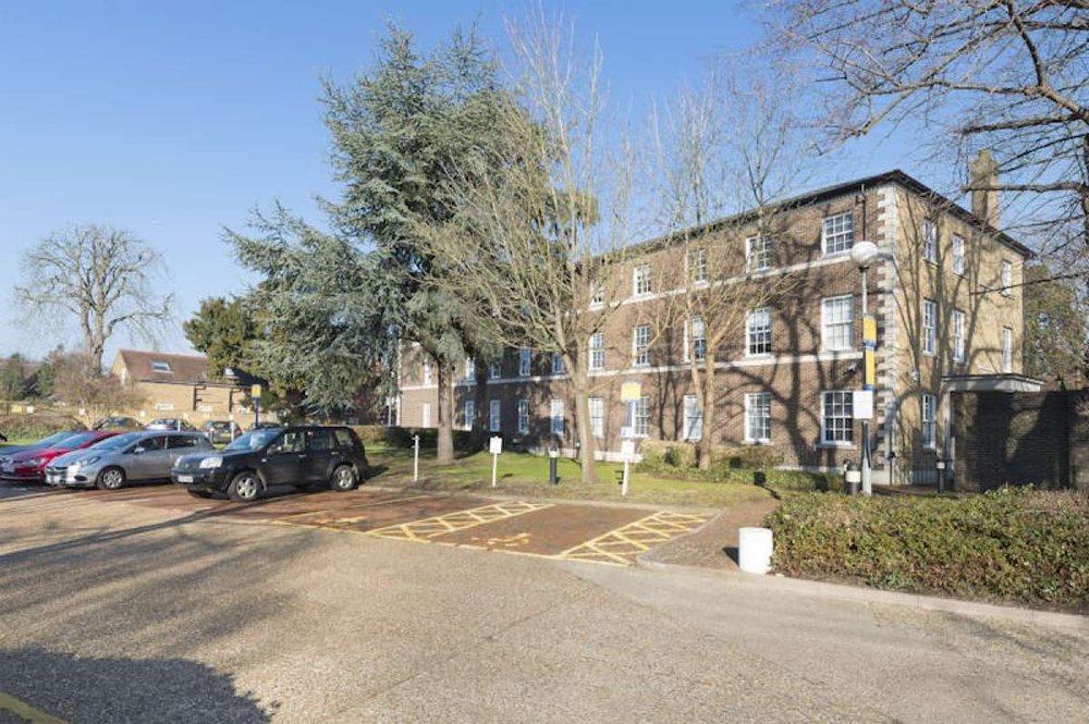 Office in Staines - photo 2