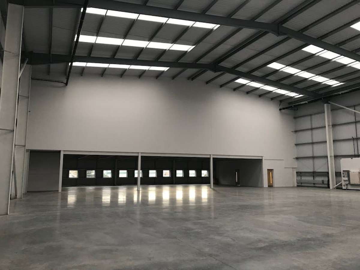 Office in Slough - photo 3