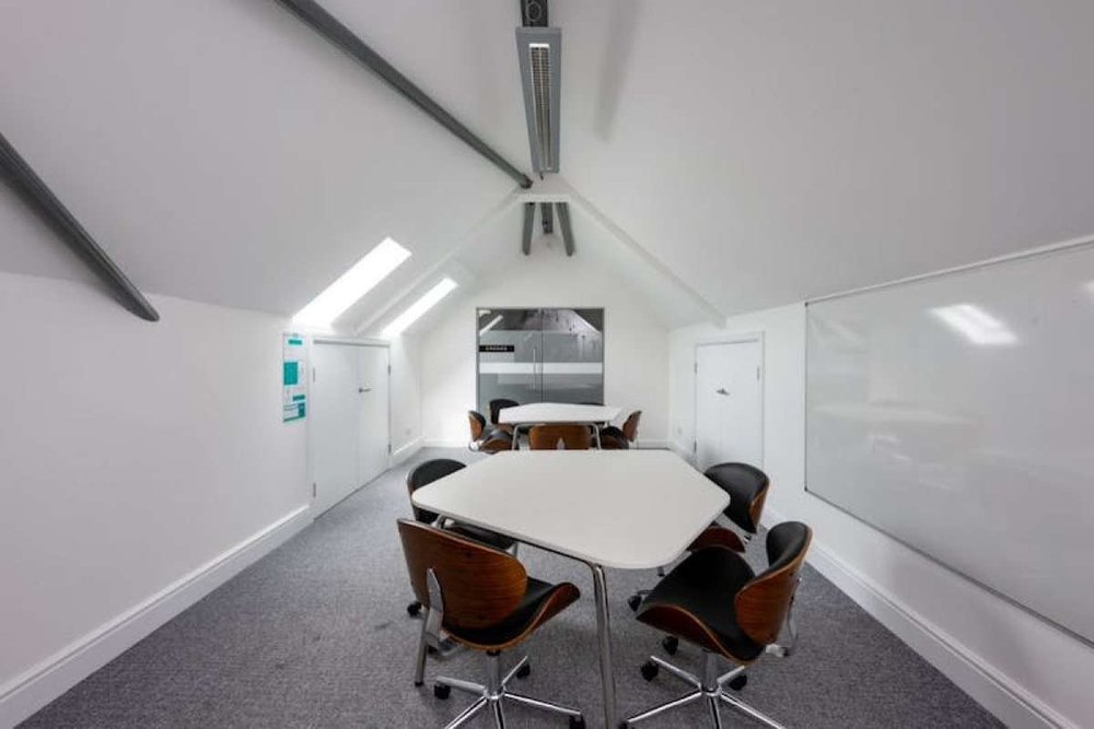 Office in Marlow - photo 4