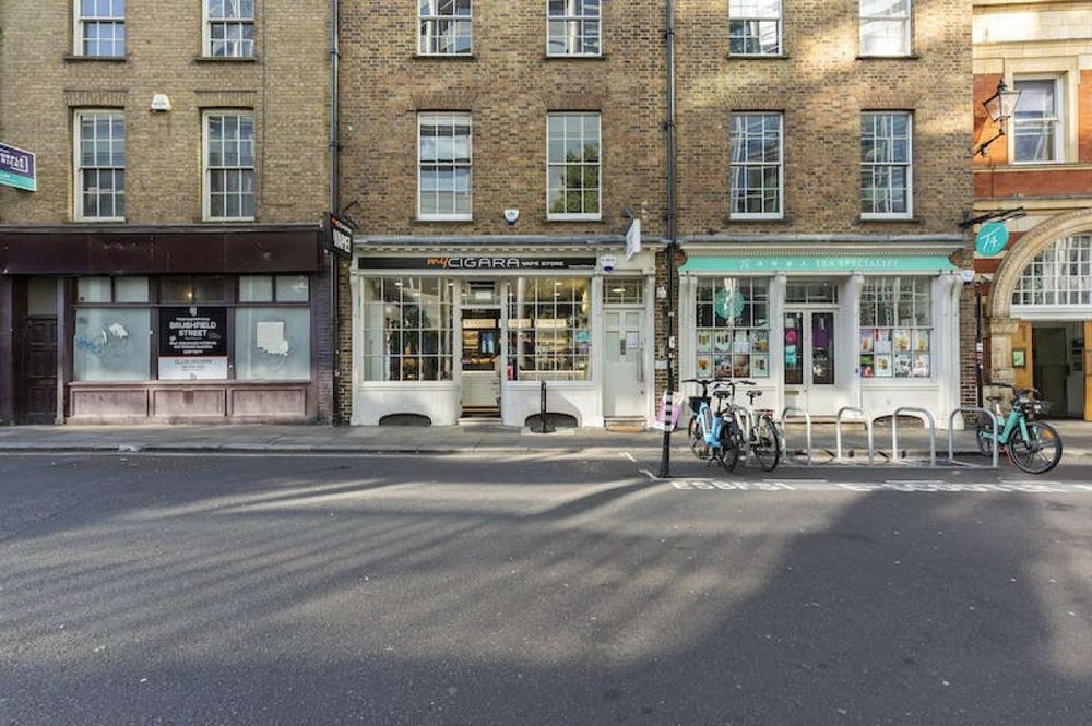 Retail/Shop in London - photo 4