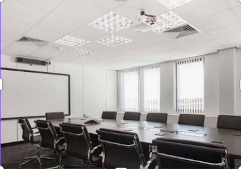 Office in Crawley - photo 3