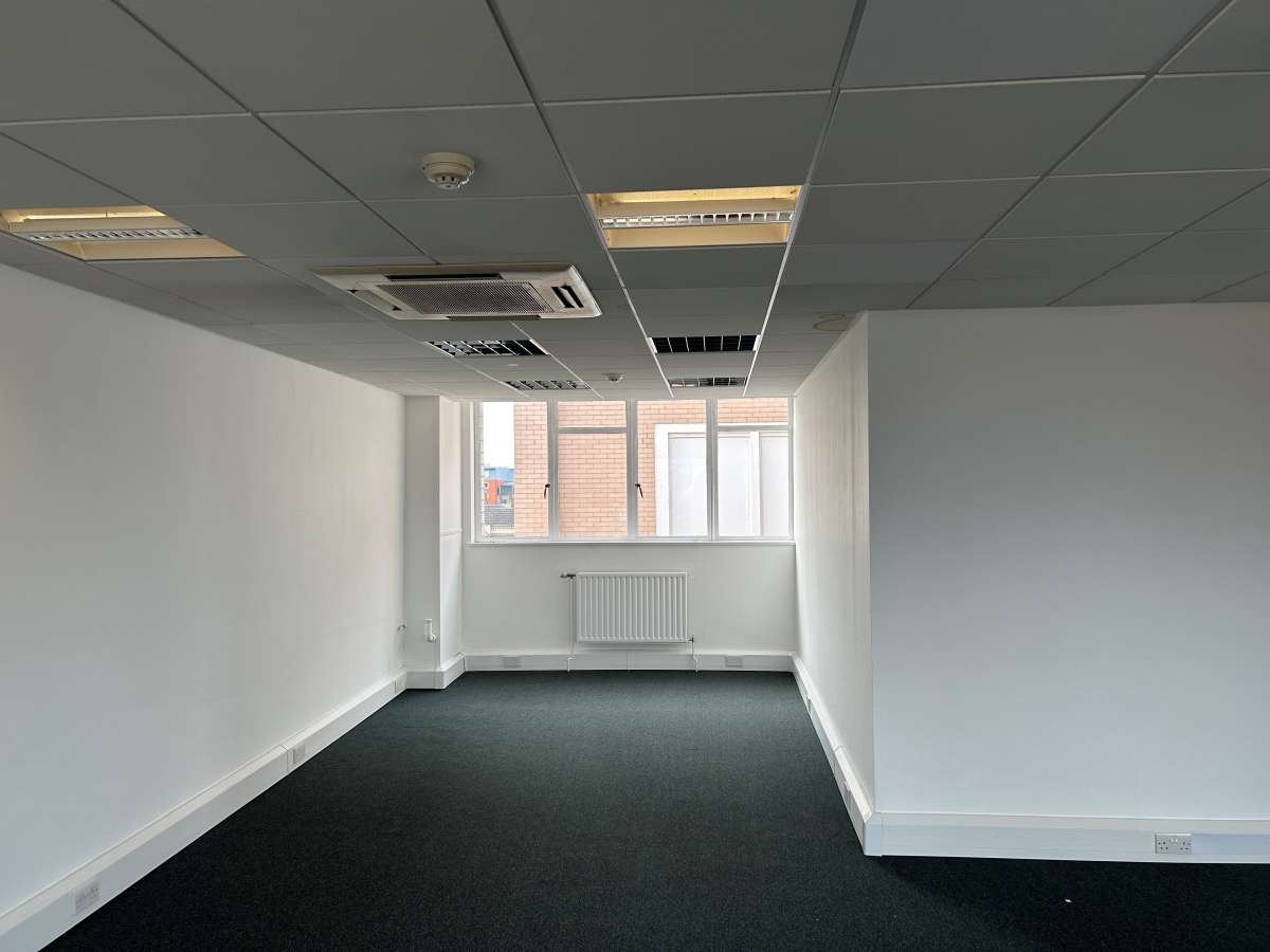 Office in Leicester - photo 2
