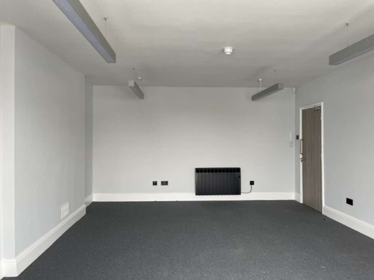 Office in Cheltenham - photo 3