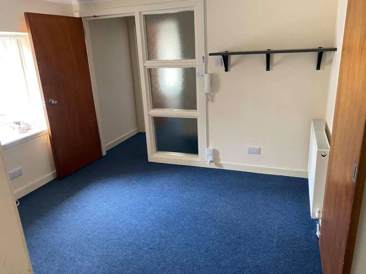 Office in Kilmarnock - photo 2