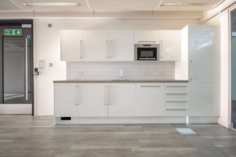 Office in Basingstoke - photo 2