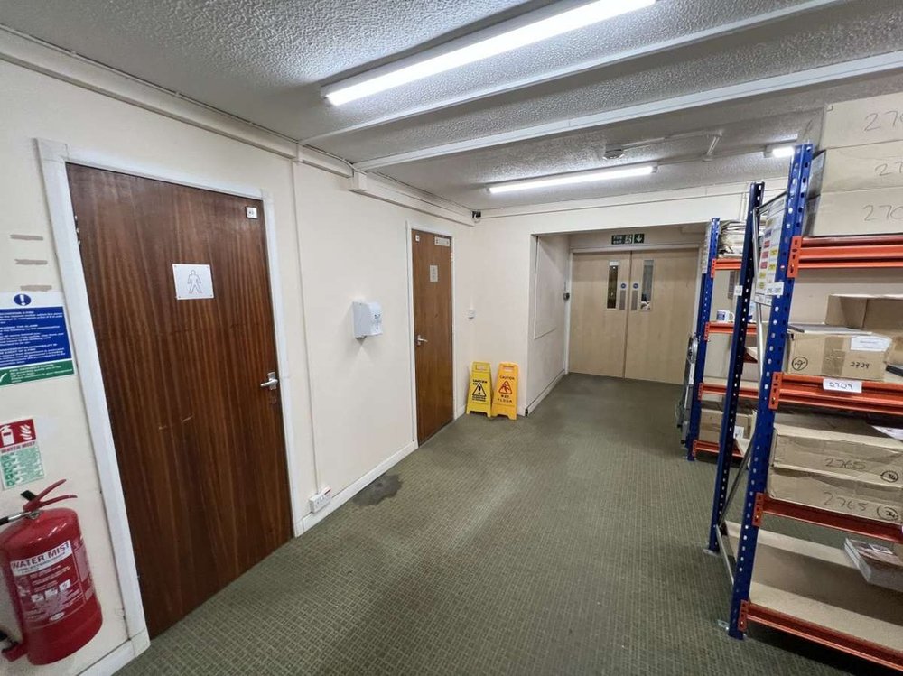 Office in Horncastle - photo 4