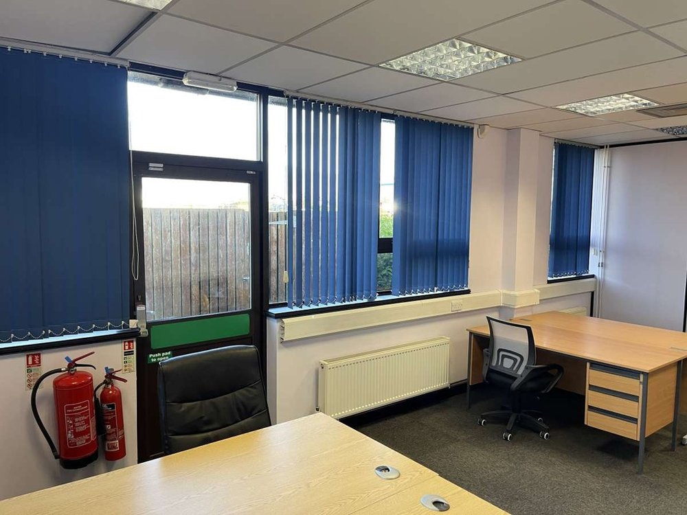 Office in Lincoln - photo 3