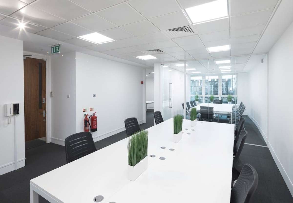 Office in London - photo 4