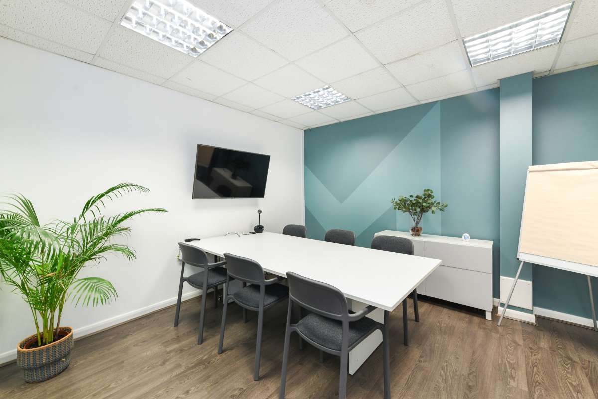 Office in Nottingham - photo 4