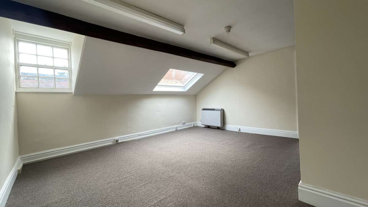 Office in Leamington Spa - photo 4