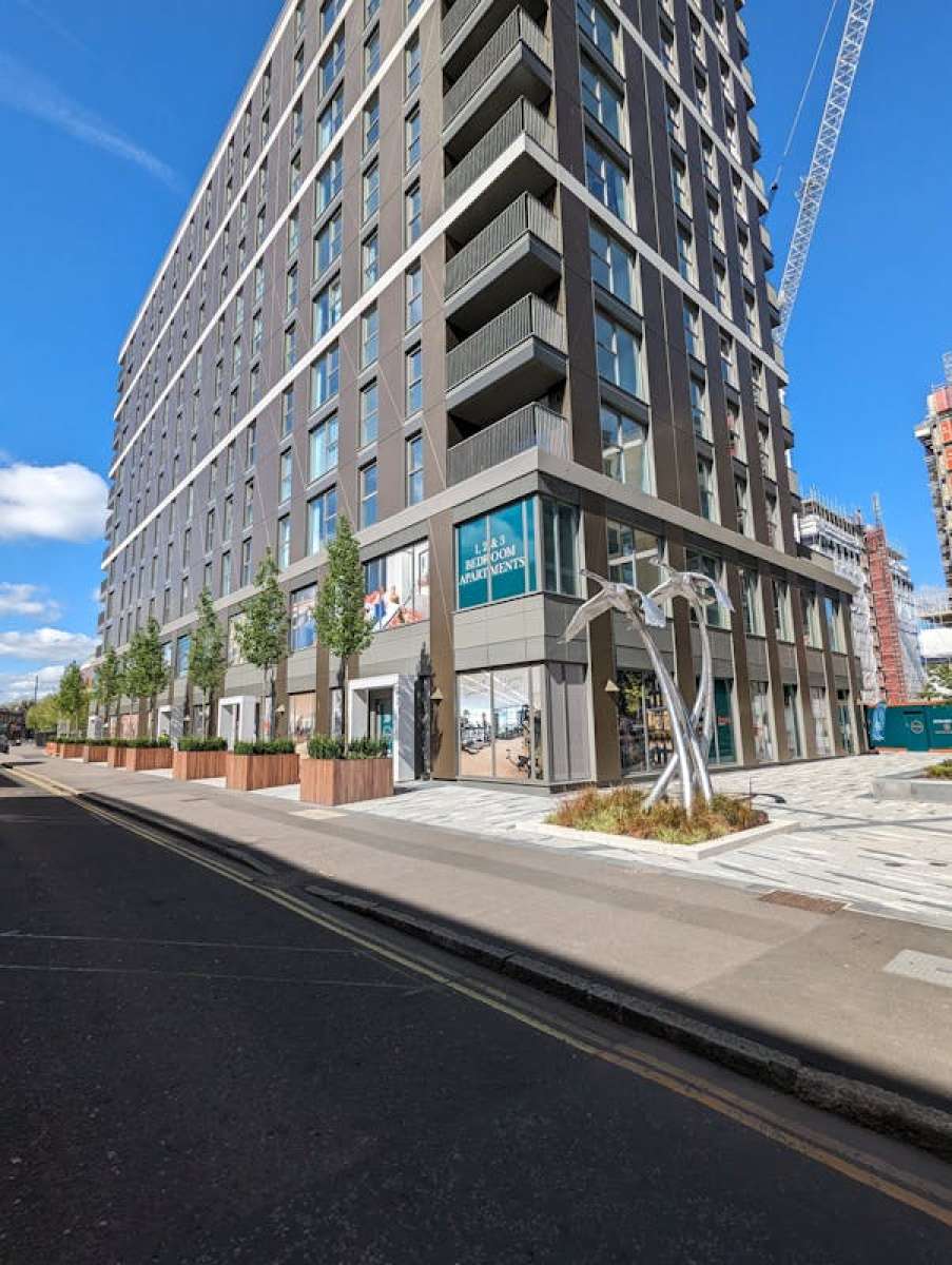 Office in Staines-upon-Thames - photo 2