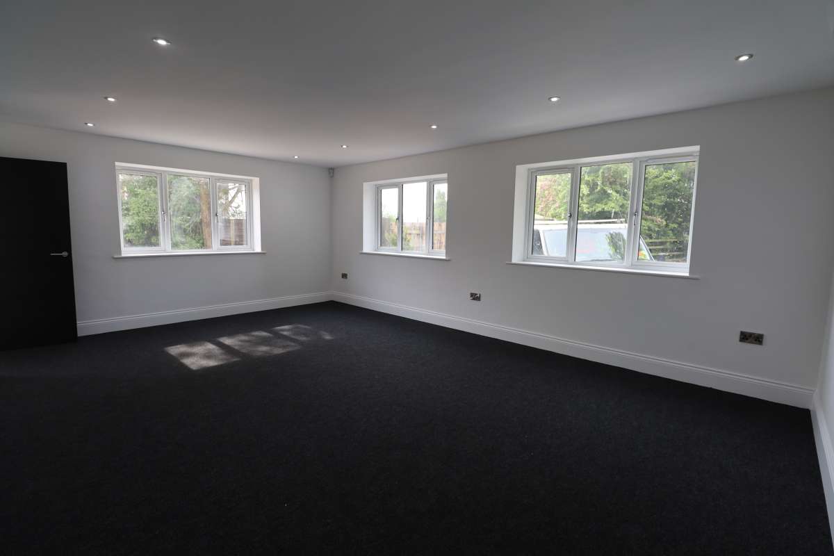 Office in Hinckley - photo 2