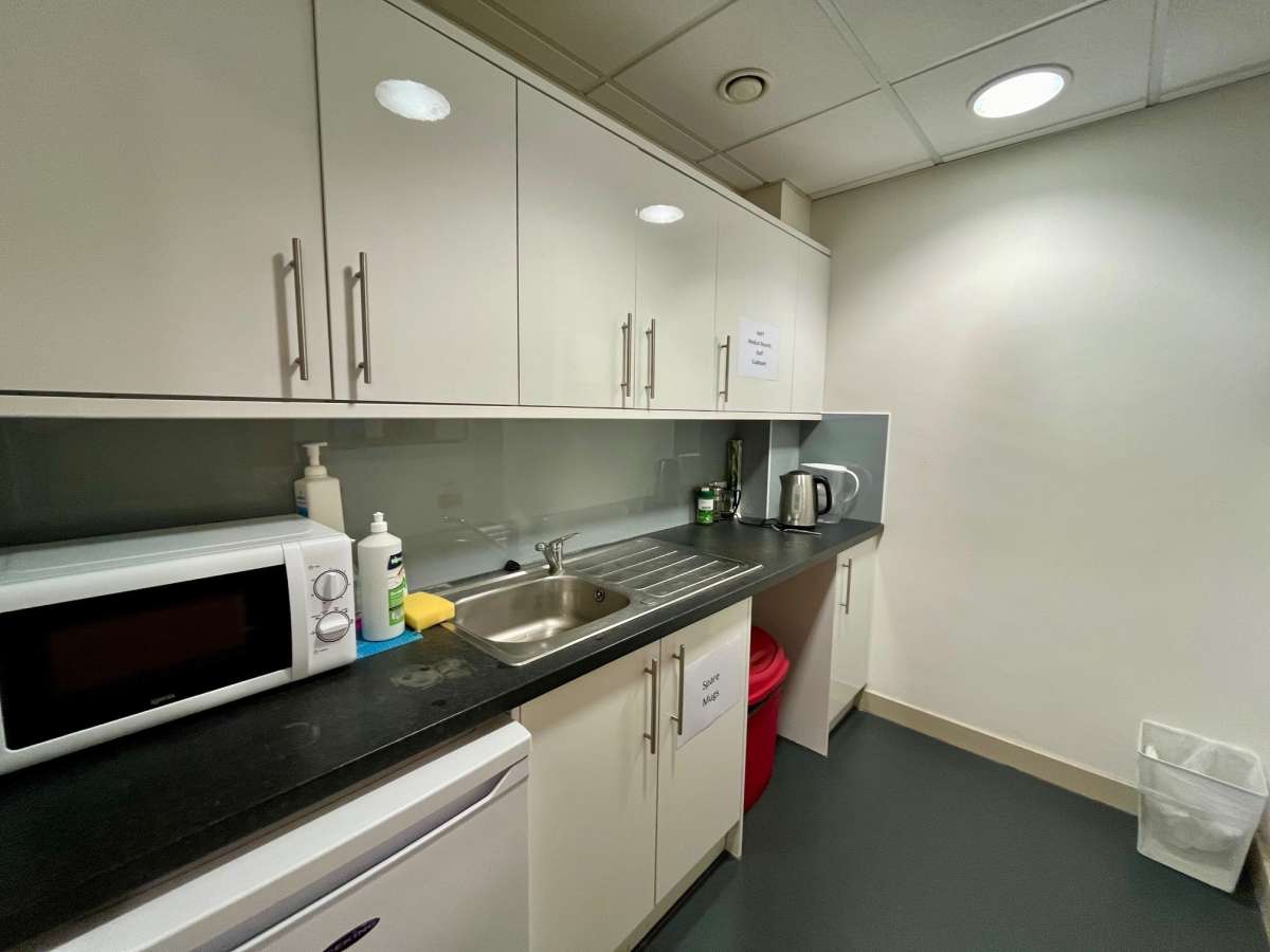 Office in Winchester - photo 4