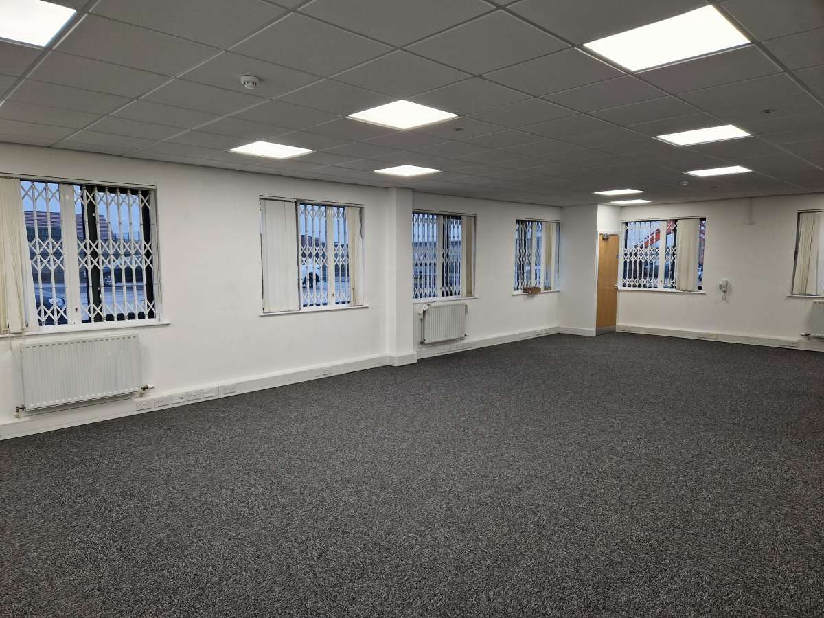 Office in Prescot - photo 2