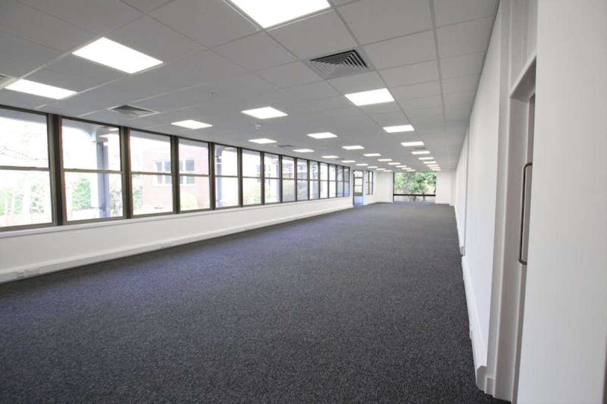 Office in Alton - photo 3