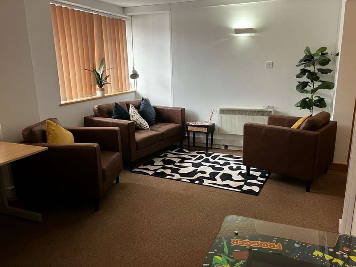 Office in Brierley Hill - photo 3